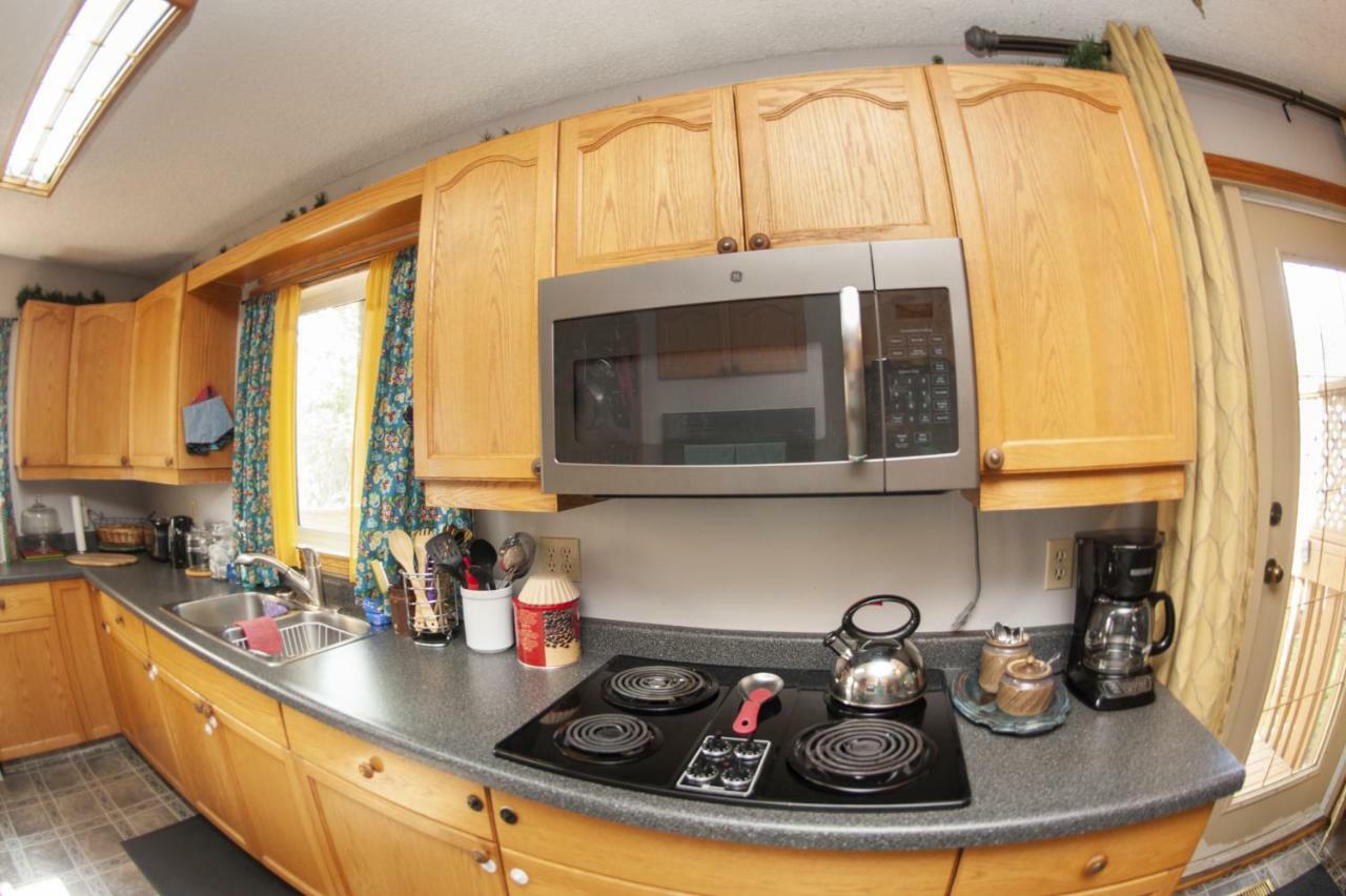 Tiga Bed And Breakfast Yellowknife Exterior foto